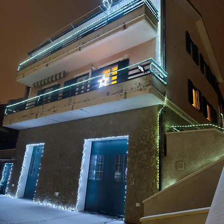 Maison *